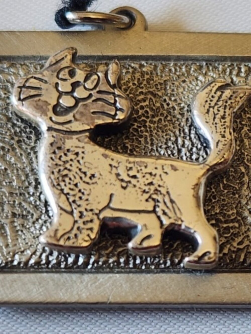 Vintage Darveau Canadaian Designer Crisp Cat Figure Square Pewter PendanT 1 Inch
